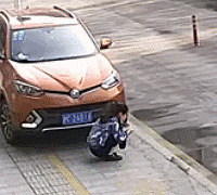 杭州街头发生惊险一幕!这时候…