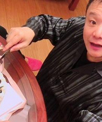 幸福的一家!傅园慧为老爸庆生:爸爸十八岁啦!(图)