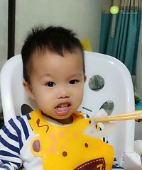 每次吃饭都各种想象,你这小脑袋瓜子啊上次