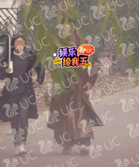 周一围和女助理同饮一根习吸管,朱丹的回复亮了