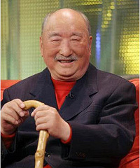 他是喜剧大师,多次演反派拿大奖,因病去世儿子继承父业也成大