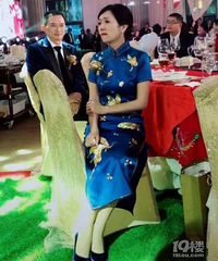 婚礼再现最美丈母娘, 全场亲戚表示:比新娘还漂亮,哭都很优雅