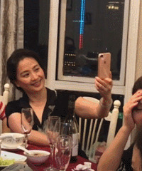 仙女妈妈60了啊!网友:我岳母太美了!
