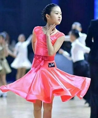 马伊琍女儿竟然和关晓彤长得一!毛!一!样!
