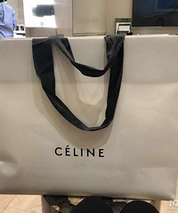 有个送包包的男朋友太让人羡慕了吧!还是CELINE!
