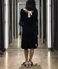 圣诞约会穿搭怎么穿不显俗套?斑斑拉上三个妹子为你示范!