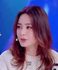 阿娇大方公开伴娘团 并称婚礼礼金很普通