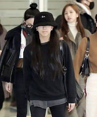 TWICE包裹严实素颜现身机场 脸色憔悴疲惫不堪引心