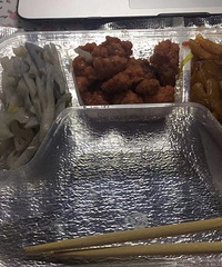 点外卖忘记点饭,店家倒也很实在!看着好好笑…