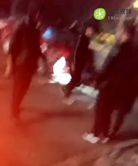 ��ɽ·�˰۰����깫Ԣ¥�³���̫��ײ�ϻ���