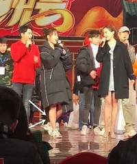 杨紫“短粗腿”被关晓彤吊打?还真不是她的锅