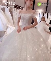 大家结婚的婚纱是准备租还是买?高定婚纱太美了!