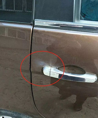 惊险!油箱盖里被塞进8个鞭炮!车主吓蒙!这可以报警了吧!