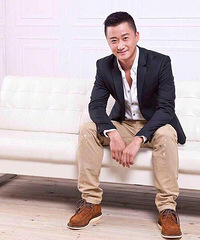 吴京旧照被扒像淘宝模特 这是硬照黑洞没错了!