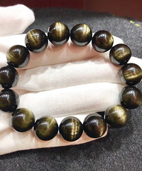 ��Ȼè�۽���ʯ������ɫ��ڽ�è��һ����