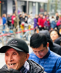 买个包子都排到了马路对面?