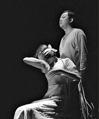 �������