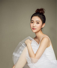 《东宫》中的赵瑟瑟穿现代装超美!颜值不输女主