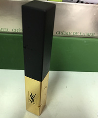 明星色涂上嘴居然显黑?不过看在颜值的份上还是很心动
