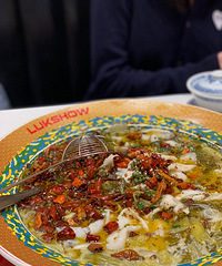 广州真的太好吃了!1天吃了4家店,12块钱的煲仔饭价格太感人
