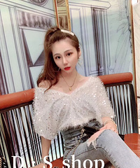 小仙女女装让你永远美美哒,有兴趣的可以扫描二维码咨询,顺便招