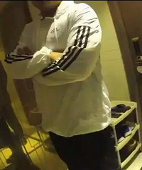 听到警察敲门£¬杭州健身私教15分?#24433;?#20840;身剃个精光