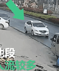 买个早餐的功夫车没了£¿车主一查监控傻眼 它自己走了