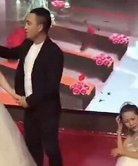 ���Ӿ綼������ô�ģ����ɸ�Ҫ�����ǰŮ��ȴ���Ż�ɴ����̨��