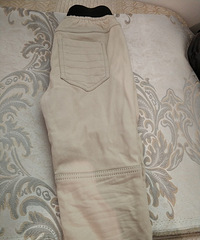 �Ա������˦����