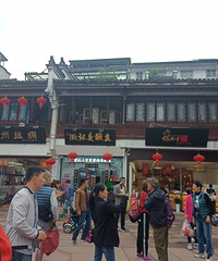 这条老街太实在了,都是卖吃的!