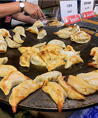 嘗嘗國外的餃子味道如何?