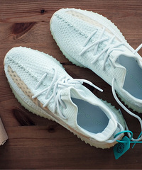 新收到的Adidasyeezyboost