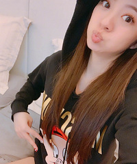 安以轩晒孕装!比孕前面容还瘦削身材还纤细!