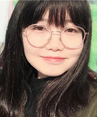 娇小型的妹子天生乐天派