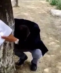 科目三一个没过!教练崩溃抱树大哭...学员安慰:就当投资