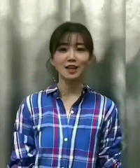 完全可以靠颜值制胜的妹子却偏偏要用搞笑演