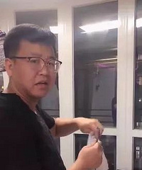 �⡰��Ͱ���桱���������Ű����ˣ�����������ʾ�