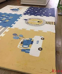 两条大狗突然冲进家里扑向1岁宝宝,爸爸一个动作救了孩子