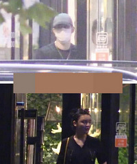 李治廷深夜与美女聚餐,返回同一住处过夜