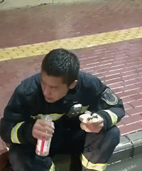 吞下11个包子的消防员上热搜!有一种饭叫“快吃,出警了!”