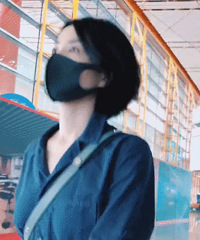 王菲母女飞?#25343;牛?#26446;嫣全程沉迷手机