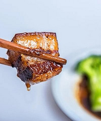 杭州妈妈半年让儿子顿顿吃肉:这样能长高!儿子洗澡时一句话慌了