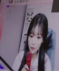 "00后女生做直播40天挣2万"上热搜,网友吵翻了