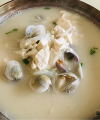 老人小孩愛的鯽魚蛤蜊湯,鮮掉眉毛了!