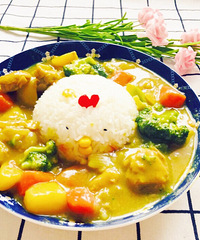 一看就的萌萌噠小雞咖喱飯,營養搭配也很好哦