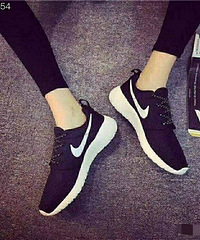 �Ϳ˰����ر����Ů������Ь