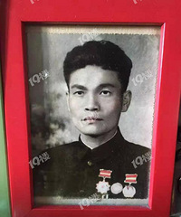 杭州有位老英雄昨天领到全国限量纪念章,弹片至今留在体内…