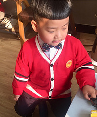 幼兒園園服有點帥啊