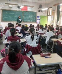 体育老师当班主任!家长炸锅:学校是没老师了?