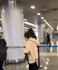 又一名明星被代拍追着,上次胡歌这次又是郑爽